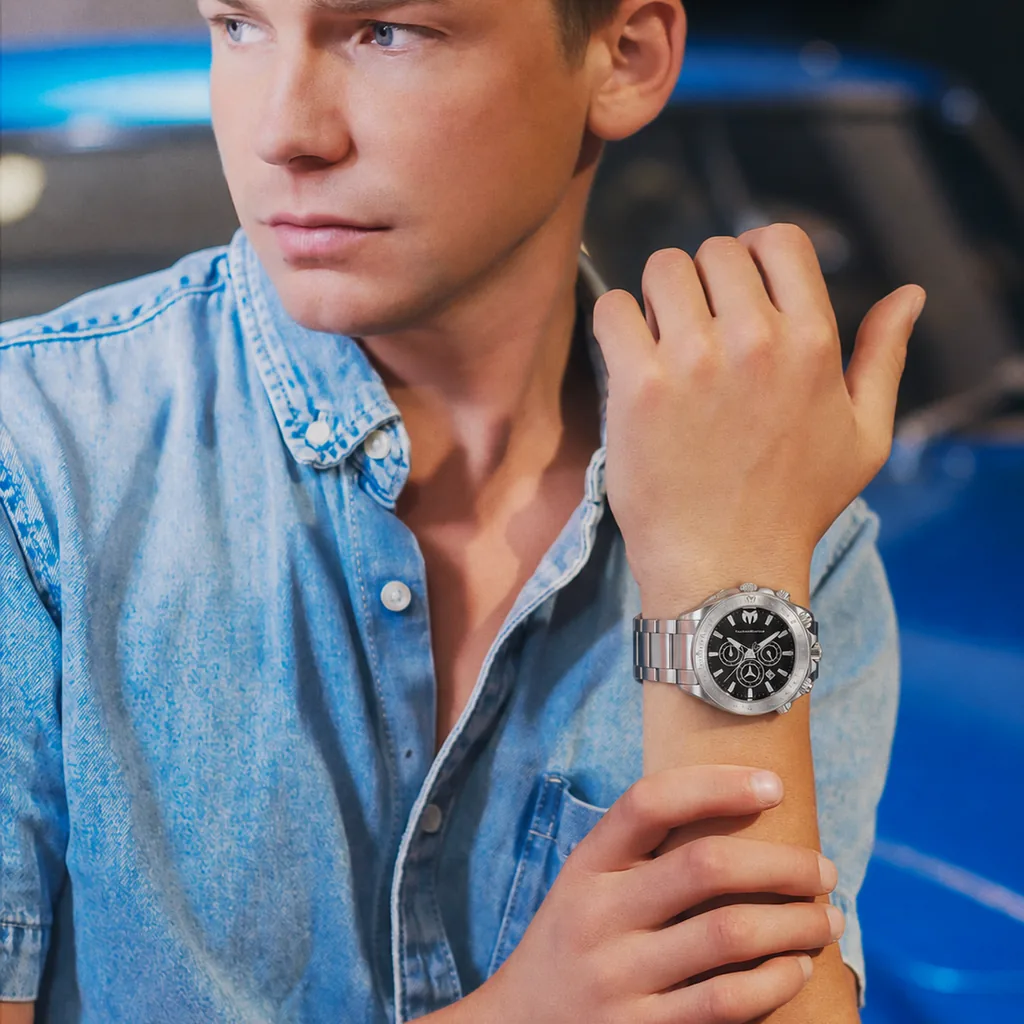 TechnoMarine Manta Grand Hombre 47mm Acero puesto